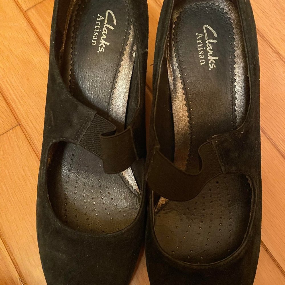 LIKE NEW Clarks Women's Size 7.5 Black Shoes